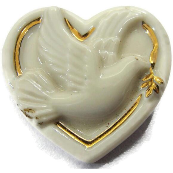 Vintage White Lenox Brooch Costume Jewelry Dove on Heart Golden Trim - Picture 11 of 12